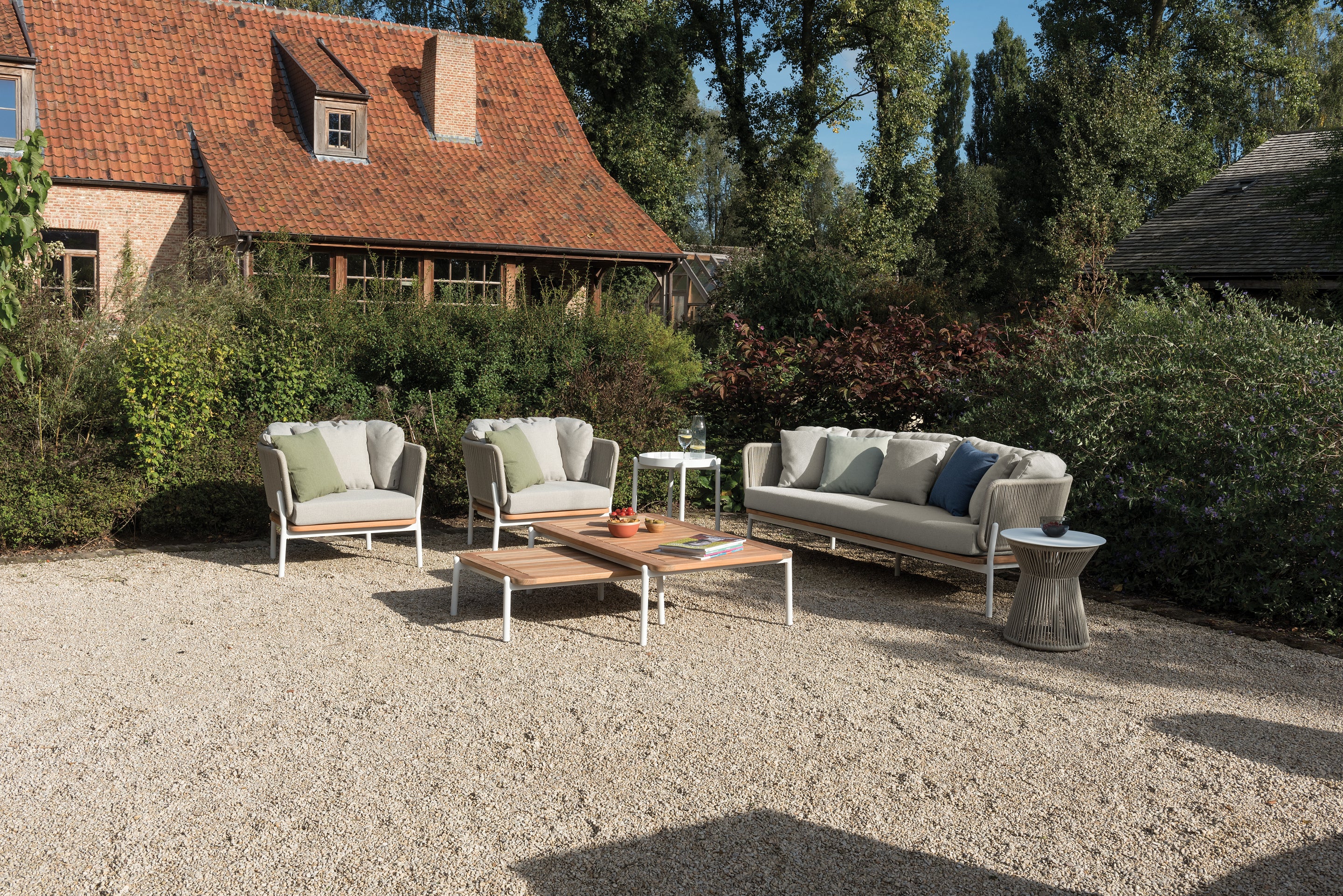 Buy Luxury Outdoor Furniture Dubai Garden Furniture Grass it up